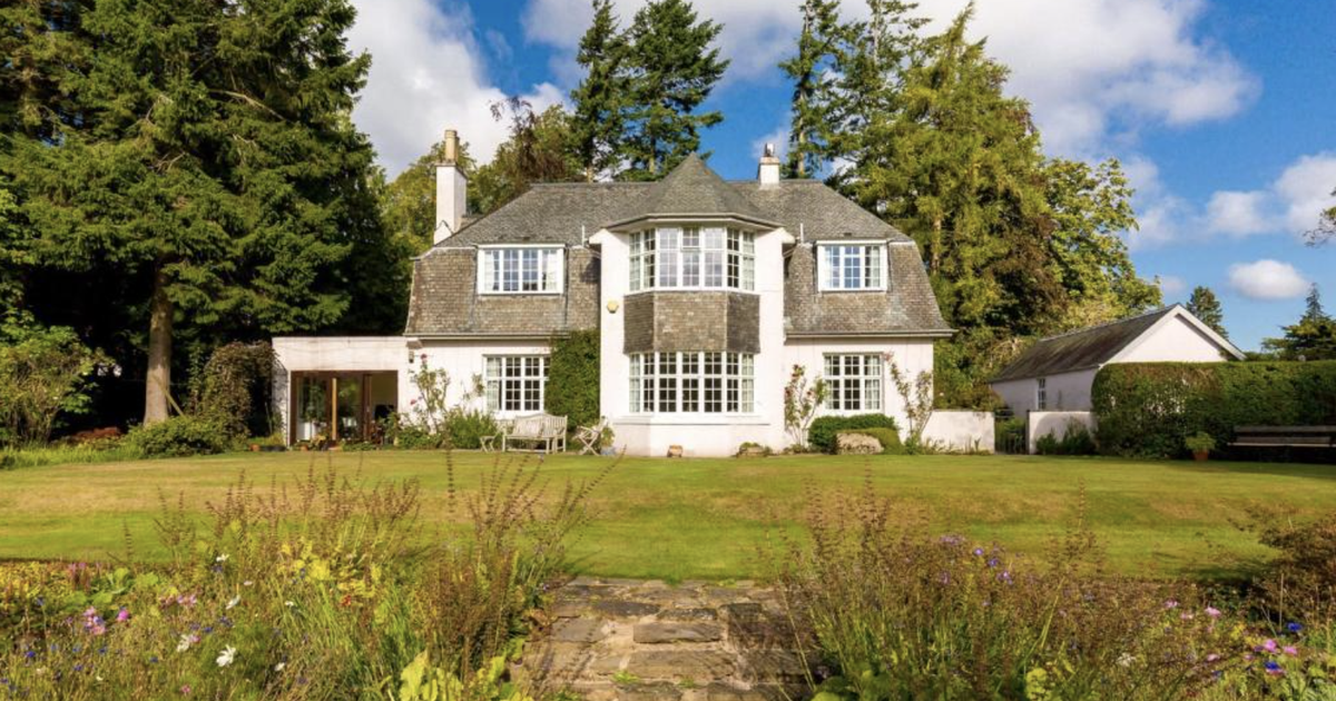 incredible-edinburgh-mansion-hits-the-market-with-tennis-court-and-plush-garden