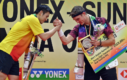 badminton:-thai-star-kunlavut-stuns-axelsen-to-clinch-india-open-title-–-cgtn