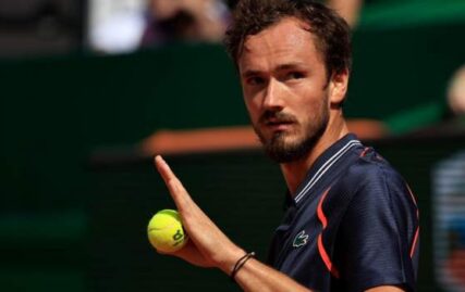 monte-carlo-masters:-daniil-medvedev-beats-lorenzo-sonego-in-first-clay-court-match-of-the-year