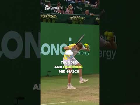 thunder-and-lightning-interrupt-tennis-players-mid-match-