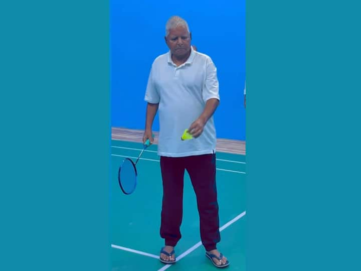 rjd-supremo-lalu-yadav-shows-off-badminton-skills,-son-tejashwi-shares-video.-watch