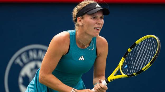 canadian-open:-caroline-wozniacki-wins-comfortably-on-return-to-tennis