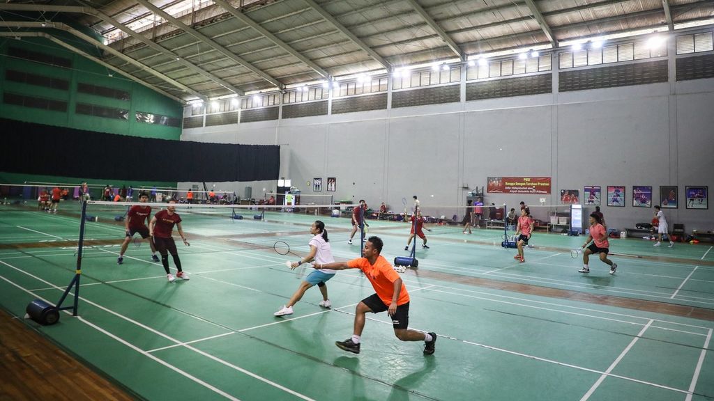 badminton-national-training-athletes-practicing-ahead-of-the-2023-world-championships