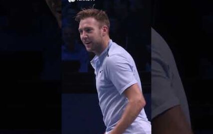 roger-federer’s-big-distraction-vs-jack-sock-