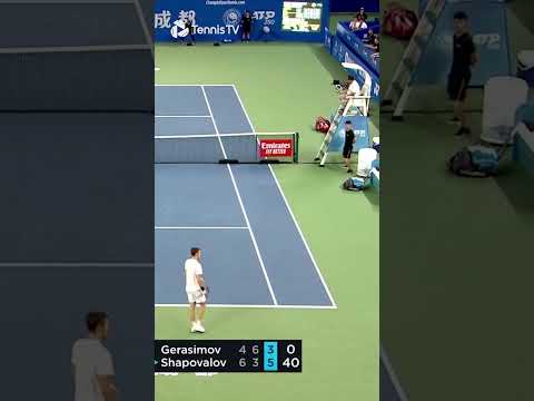 shapovalov-stunning-jumping-backhand-