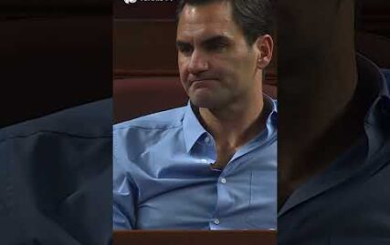 roger-federer-watches-the-shanghai-final-