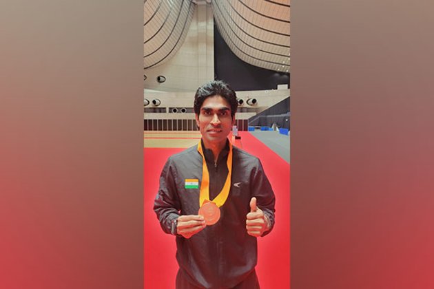 pramod-bhagat-secures-gold-at-hulic-daihatsu-japan-para-badminton-international-2023