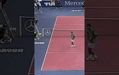 boris-becker-hits-banana-shot-vs-pete-sampras-