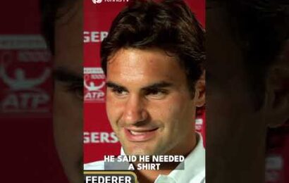 roger-federer-swaps-shirts-with-michael-llodra-