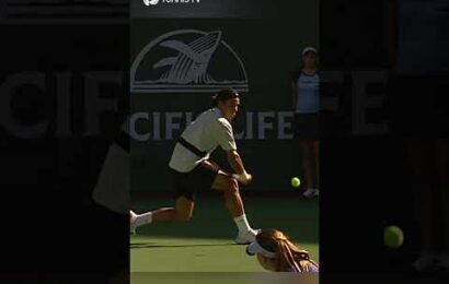 roger-federer-goes-around-the-net-