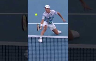 gregor-dimitrov-backhand-smash-