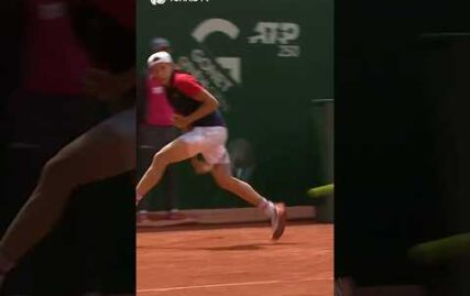 arthur-cazauz-hits-a-ridiculous-tweener-