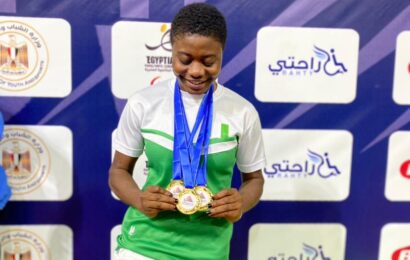 para-badminton:-nigeria’s-eniola-mariam-makes-history,-wins-three-gold-medals