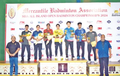 savinaka,-ranithma-win-mercantile-badminton-titles