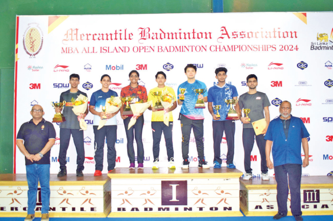 savinaka,-ranithma-win-mercantile-badminton-titles