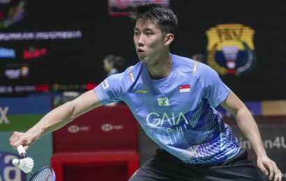 singapore’s-loh-kean-yew-knocked-out-in-first-round-of-badminton-asia-championships-by-japan’s-nishimoto