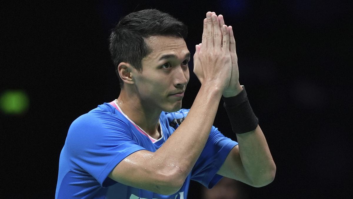 badminton-asia-championships-final:-indonesia’s-jonatan-christie-sees-off-li-shi-feng-in-straight-sets-to-clinch-crown