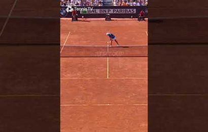 hubert-hurkacz-hits-outrageous-tweener-in-rome!-