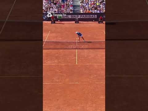 hubert-hurkacz-hits-outrageous-tweener-in-rome!-