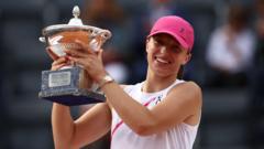 swiatek-dominates-sabalenka-to-win-italian-open