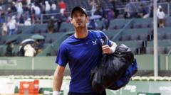 murray-on-brink-of-defeat-before-weather-intervenes