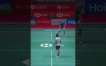 impressive-backhand!-#shorts-#badminton-#bwf