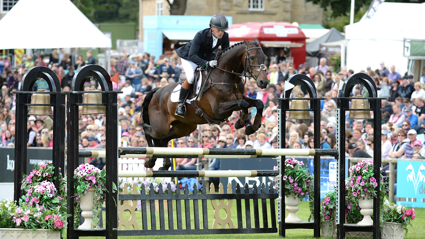 from-badminton-to-grade-a-showjumper:-meet-the-‘barely-15hh’-veteran-superstar-bidding-for-speed-derby-glory