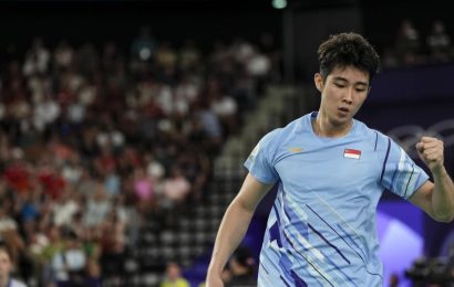 badminton:-singapore’s-loh-kean-yew-begins-olympics-with-straightforward-win-against-czech-opponent