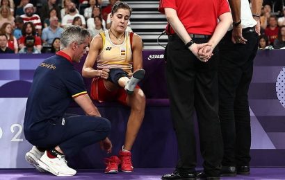 badminton-spain’s-marin-retires-during-semi-final-with-knee-injury