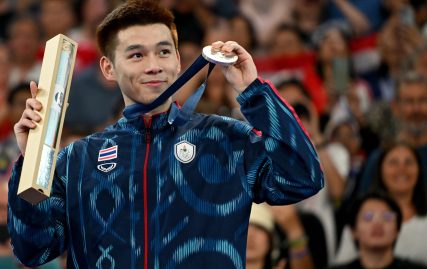 kunlavut-vitidsarn:-the-athlete-who-won-the-first-medal-for-thailand-in-badminton