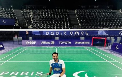 badminton-at-paris-paralympics-2024:-nitesh-kumar-enters-semifinals,-manasi-joshi-and-manoj-sarkar-bow-out