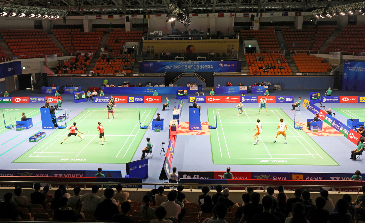 china’s-lu-ends-badminton-title-drought-at-korea-open