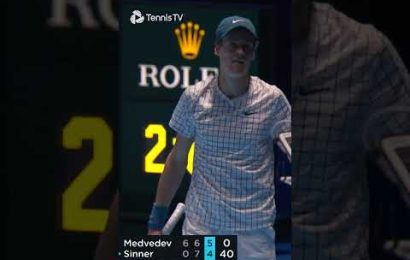 medvedev-sportsmanship-vs-sinner-🥹