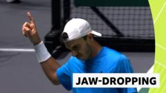 watch:-cerundolo’s-‘jaw-dropping’-drop-shot-against-draper