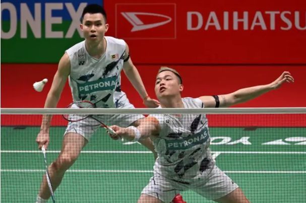 aaron-wooi-yik,-sze-fei-izzuddin-reach-china-masters-quarters