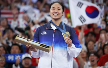 an-stoppable!-badminton-star-named-world’s-best-for-2nd-year