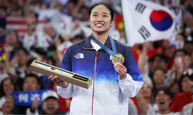 an-stoppable!-badminton-star-named-world’s-best-for-2nd-year