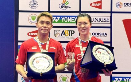 singapore’s-badminton-pair-terry-hee-and-jin-yujia-clinch-silver-at-odisha-masters