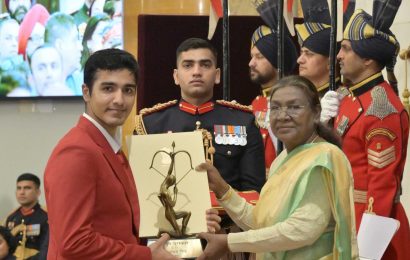 abhay-singh-presented-with-arjuna-award