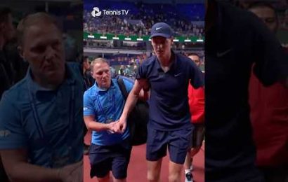 sad-scenes-as-sinner-forced-to-retire-against-griekspoor-