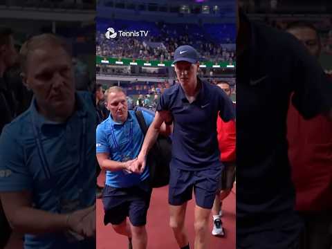 sad-scenes-as-sinner-forced-to-retire-against-griekspoor-